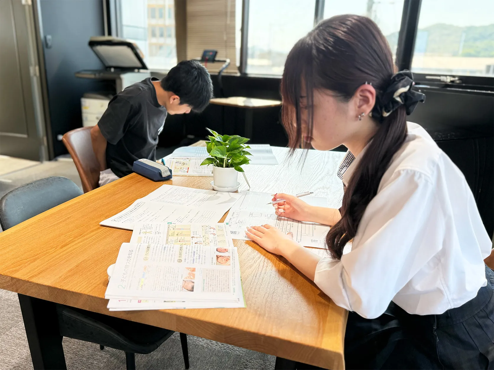 姫路高等学院で学習している様子